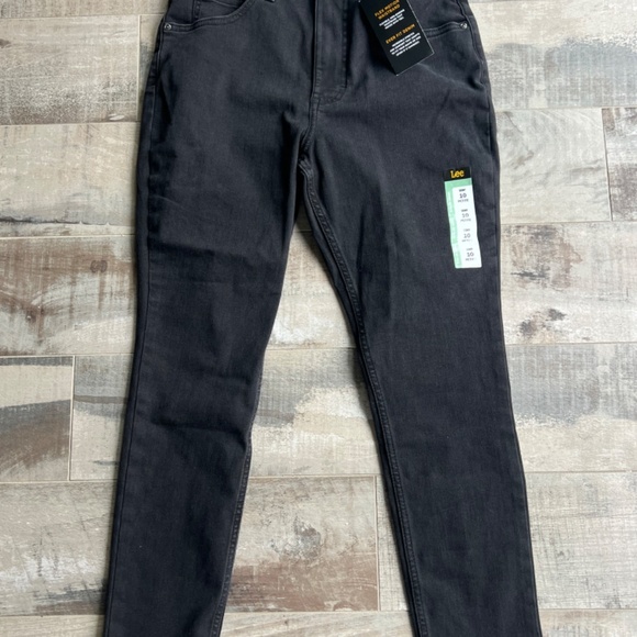 NWT: LEE Skinny High Rise - Size 10P - Picture 2 of 12